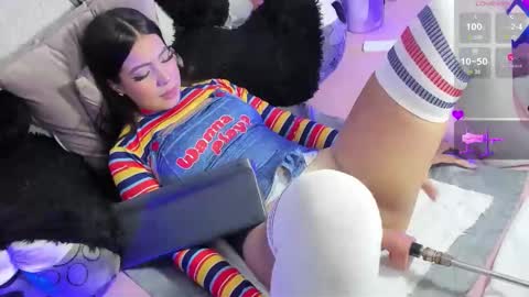 Snapshot of iamstephanie13 chatting on October 12, 4:11 am Steph - Online Again   - 1 DECEMBER online show from October 12, 4:11 am