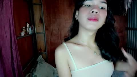 Snapshot of iamyourdesire_ chatting on January 15, 9:25 am shhh online show from January 15, 9:25 am