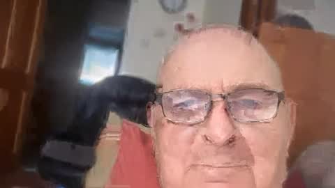 Snapshot of ian53a chatting on July 13, 11:24 am ian53a - mature UK man for same online show from July 13, 11:24 am