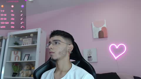 IAN CASTILLO online show from January 15, 11:21 am