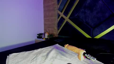 IAN CASTILLO online show from March 9, 11:14 am