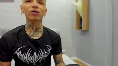 IAN CASTILLO online show from June 30, 11:11 am