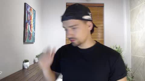 Snapshot of ian_davis chatting on January 29, 12:02 pm Ian Davis online show from January 29, 12:02 pm