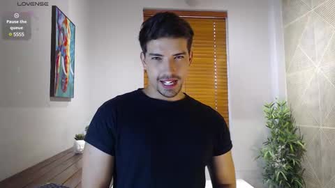 Snapshot of ian_davis chatting on February 7, 9:15 pm Ian Davis online show from February 7, 9:15 pm