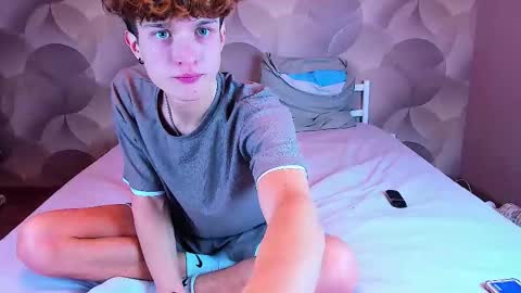 Ian Flor online show from December 3, 5:55 pm