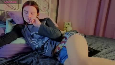 Ian online show from February 5, 12:37 am