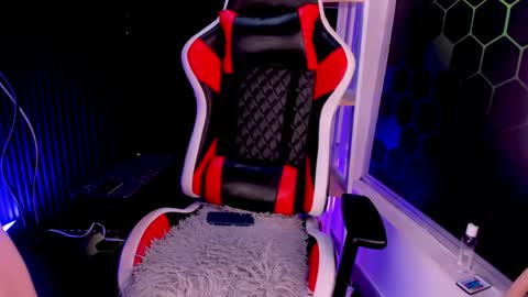 Ian  online show from April 29, 1:21 am