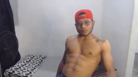 ian_tuner online show from December 14, 11:09 pm