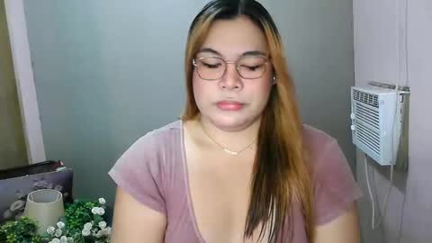 Snapshot of iana_whorexxx chatting on February 7, 8:22 am iana online show from February 7, 8:22 am