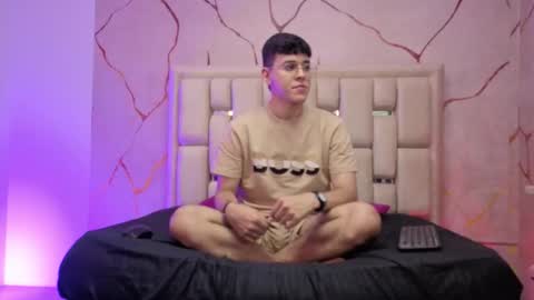 Ian  online show from March 5, 8:38 pm