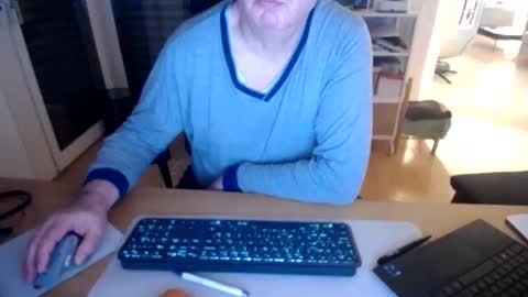 iandy12 online show from March 3, 10:59 pm