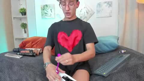 Snapshot of iangel_ chatting on November 2, 2:47 am ian online show from November 2, 2:47 am