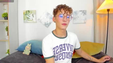 Snapshot of iangel_ chatting on November 11, 3:06 am ian online show from November 11, 3:06 am