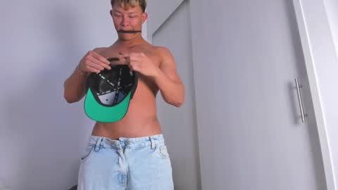 Ian Machado online show from December 16, 7:24 am