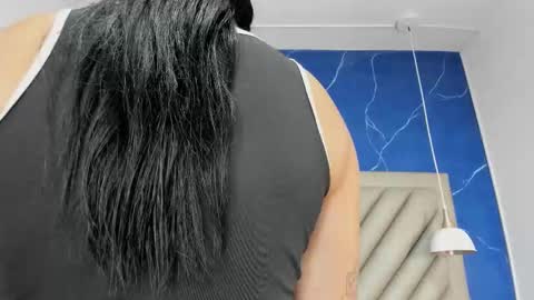 ibbie_ online show from November 20, 12:05 pm