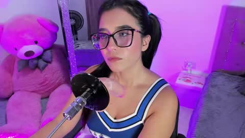 Ibbie Bennett online show from February 8, 4:16 am