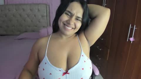 Snapshot of ibby_fay chatting on November 4, 7:13 pm Daniela online show from November 4, 7:13 pm