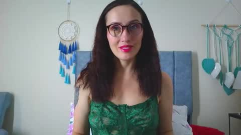 Iberian Moon online show from November 1, 1:24 pm