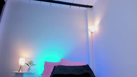 ice online show from November 13, 9:30 am