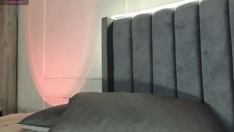 Crystall online show from November 12, 2:28 pm