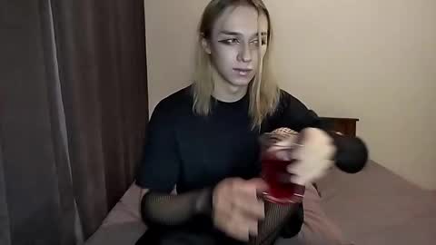 Snapshot of icebenz chatting on December 1, 3:17 pm Jade online show from December 1, 3:17 pm