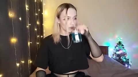 Jade online show from January 15, 5:27 pm