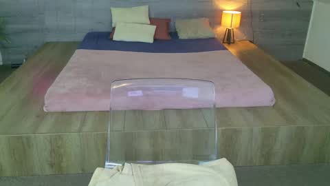 Ice Blue online show from March 13, 8:48 pm