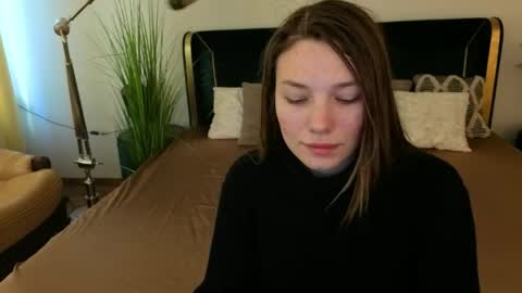 Danielle online show from April 3, 12:36 pm