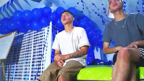 Snapshot of icevermilk chatting on December 14, 9:24 pm THOMAS AND DAMIAND online show from December 14, 9:24 pm