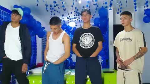 Snapshot of icevermilk chatting on December 24, 6:17 pm THOMAS AND DAMIAND online show from December 24, 6:17 pm