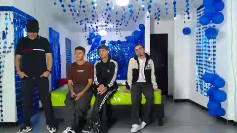 Snapshot of icevermilk chatting on December 30, 6:16 pm THOMAS AND DAMIAND online show from December 30, 6:16 pm