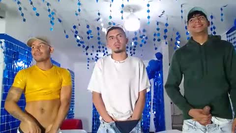 Snapshot of icevermilk chatting on January 8, 5:37 pm THOMAS AND DAMIAND online show from January 8, 5:37 pm