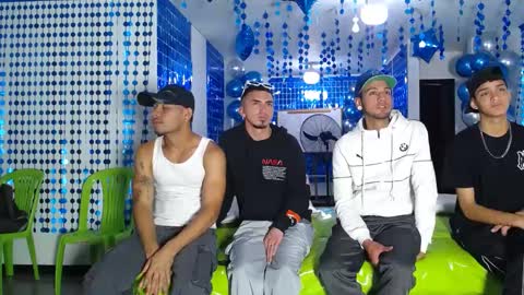 Snapshot of icevermilk chatting on January 10, 5:13 pm THOMAS AND DAMIAND online show from January 10, 5:13 pm