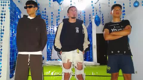 Snapshot of icevermilk chatting on February 1, 6:08 pm THOMAS AND DAMIAND online show from February 1, 6:08 pm