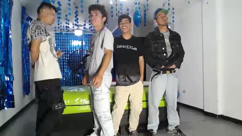 Snapshot of icevermilk chatting on February 7, 5:29 pm THOMAS AND DAMIAND online show from February 7, 5:29 pm