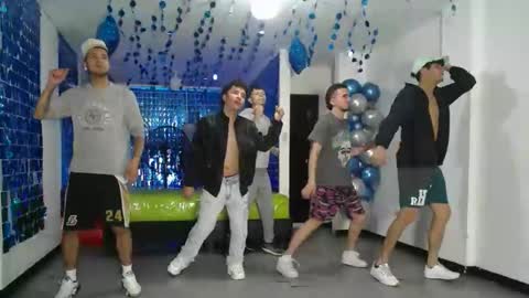 Snapshot of icevermilk chatting on February 15, 4:01 pm THOMAS AND DAMIAND online show from February 15, 4:01 pm