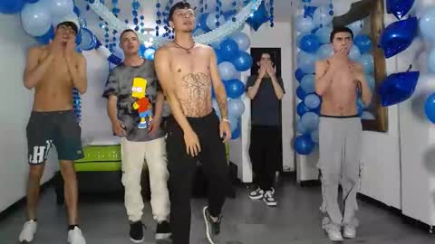 Snapshot of icevermilk chatting on March 9, 4:11 pm THOMAS AND DAMIAND online show from March 9, 4:11 pm