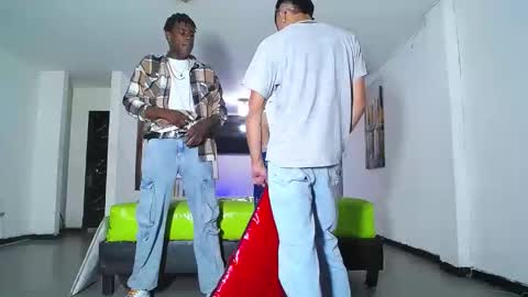 Snapshot of icevermilk chatting on October 1, 12:55 pm THOMAS AND DAMIAND online show from October 1, 12:55 pm