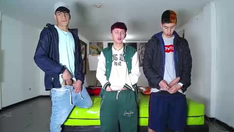 Snapshot of icevermilk chatting on November 13, 12:48 pm THOMAS AND DAMIAND online show from November 13, 12:48 pm