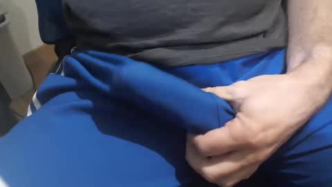 Snapshot of icky_thumps chatting on December 22, 5:45 am icky_thumps online show from December 22, 5:45 am