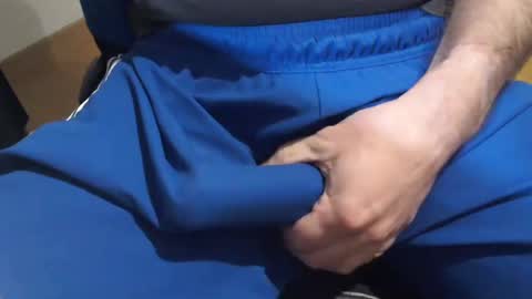 Snapshot of icky_thumps chatting on February 1, 6:43 am icky_thumps online show from February 1, 6:43 am