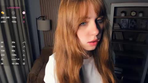 Snapshot of icyhoneybite chatting on October 17, 9:12 am Jane online show from October 17, 9:12 am