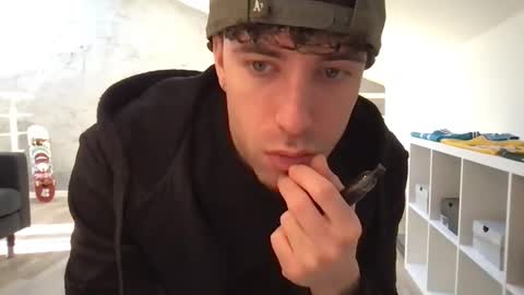 icyninesix online show from December 26, 2:59 pm