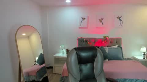 Icy online show from June 18, 11:47 am