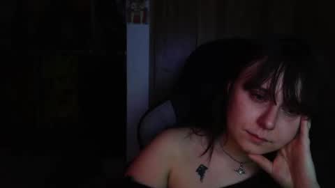 idamilliscent online show from March 17, 5:33 am