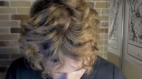 Snapshot of idkiww chatting on September 10, 9:26 pm yo online show from September 10, 9:26 pm