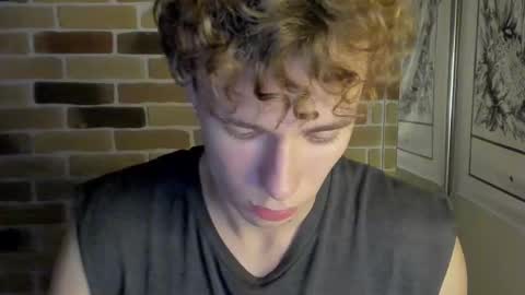 Snapshot of idkiww chatting on September 15, 7:36 pm yo online show from September 15, 7:36 pm