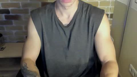 Snapshot of idkiww chatting on September 26, 8:35 pm yo online show from September 26, 8:35 pm