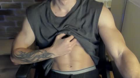 Snapshot of idkiww chatting on October 2, 7:54 pm yo online show from October 2, 7:54 pm