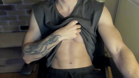 Snapshot of idkiww chatting on October 15, 8:09 pm yo online show from October 15, 8:09 pm